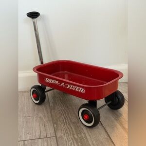 Radio Flyer Classic Red Kids Wagon